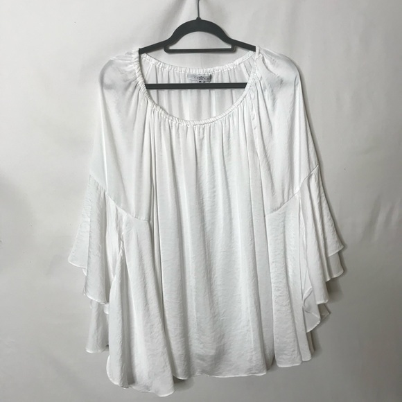 white flowy top plus size